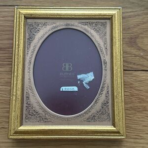 Vintage Ornate Gold Tone Picture Frame 6.25 x 5.5 Victorian Style